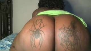 Yourthickgyal nude on live sex chat