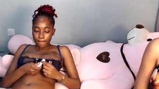Zuri nude on live sex chat