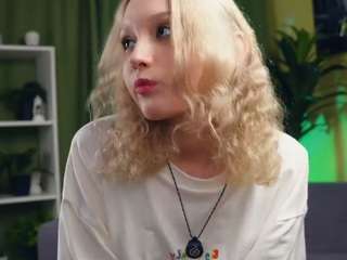Alison nude on live sex chat