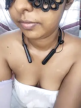 Ashugril_hot naked strip on webcam for live sex chat