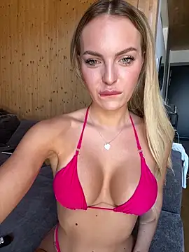 ChiaraVixen naked strip on webcam for live sex chat