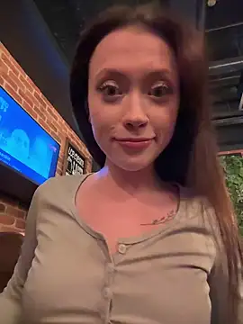 EstaVista naked strip on webcam for live sex chat
