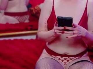 Kittie Purry nude on live sex chat