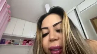 lariic naked strip on webcam for live sex chat