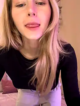 LunaRase naked strip on webcam for live sex chat