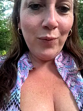 xsexycurvymilf naked strip on webcam for live sex chat