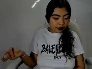 Darlys69 nude on live sex chat