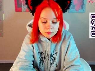 Joyce nude on live sex chat