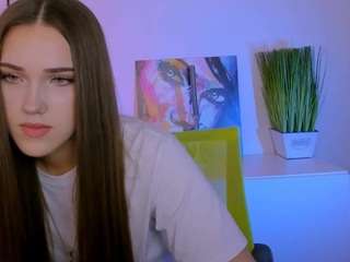 Liana-swans nude on live sex chat