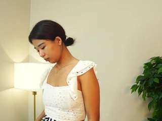 LinneaRodriuez nude on live sex chat