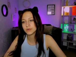Miss-ella1 nude on live sex chat