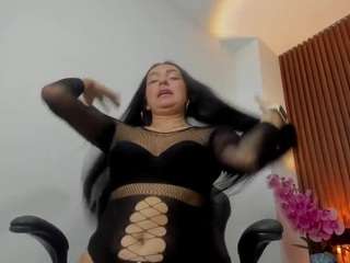 Noaah-23 nude on live sex chat