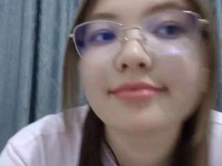 SaraBussa nude on live sex chat