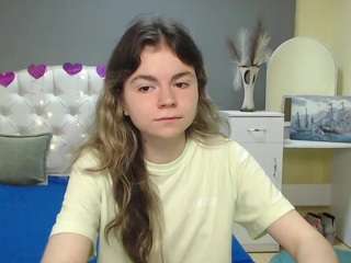 TinaRedly nude on live sex chat