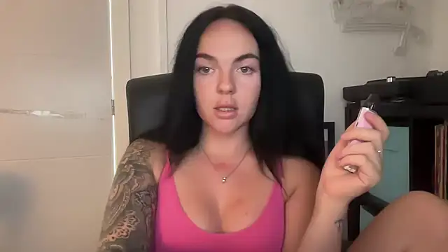 YorkshireLass naked strip on webcam for live sex chat