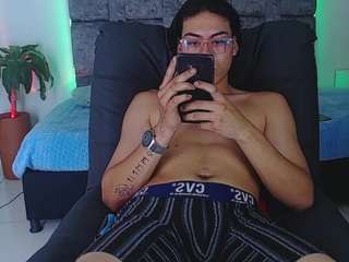 BladeSensual nude on live sex chat