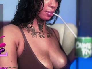 Ginnabolton nude on live sex chat
