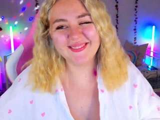 HornyCakee nude on live sex chat
