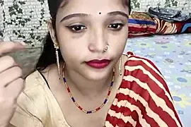 KISSING_QUEEN naked strip on webcam for live sex chat