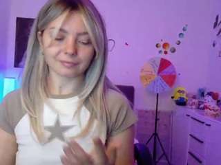 Layla22 nude on live sex chat