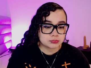 Tiffany-Giil nude on live sex chat