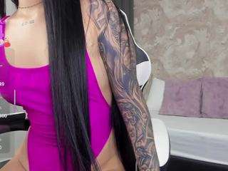 Veronica-19 nude on live sex chat