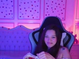 Ailen-t nude on live sex chat
