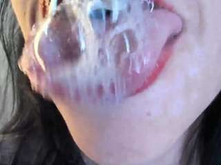 Katty-mouth nude on live sex chat