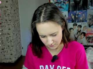 LucyRose3 nude on live sex chat
