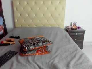 Luiissa nude on live sex chat