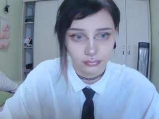 MaudFoulk nude on live sex chat