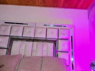 Emili-clark nude on live sex chat