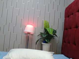Kemy247 nude on live sex chat
