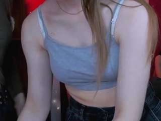 Luna-tin nude on live sex chat