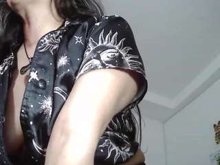 Malishka20 nude on live sex chat