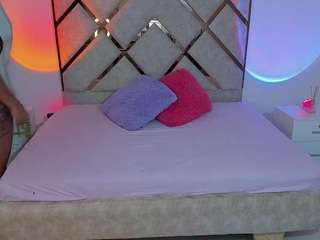 Queenie-star nude on live sex chat