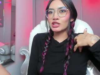 AzuraKindong nude on live sex chat