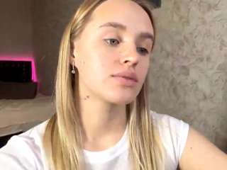 KieraLeeming nude on live sex chat