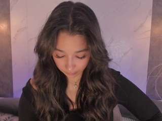 Kim Thompson nude on live sex chat