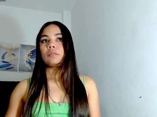 Kylieloove nude on live sex chat