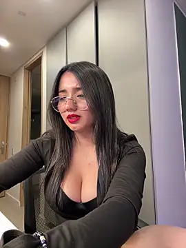 Michelle_Zoe naked strip on webcam for live sex chat