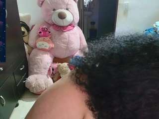 Millarobertss nude on live sex chat