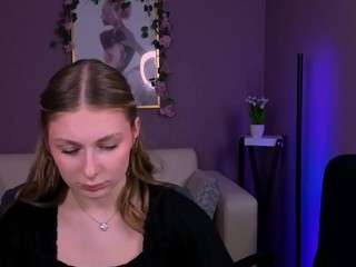 Nekky-mouse nude on live sex chat