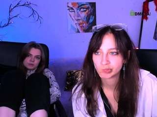 Samanta-kisses nude on live sex chat