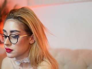 AileenAxa nude on live sex chat
