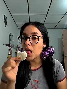 Annya-sweet naked strip on webcam for live sex chat