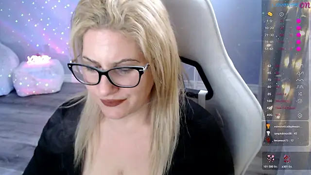 BellaStar84 naked strip on webcam for live sex chat