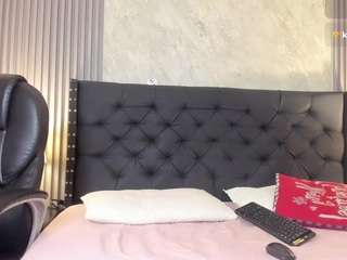 Camilabouzas1 nude on live sex chat