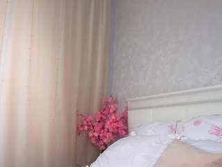 Ellie nude on live sex chat