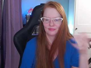 Lady Inari nude on live sex chat
